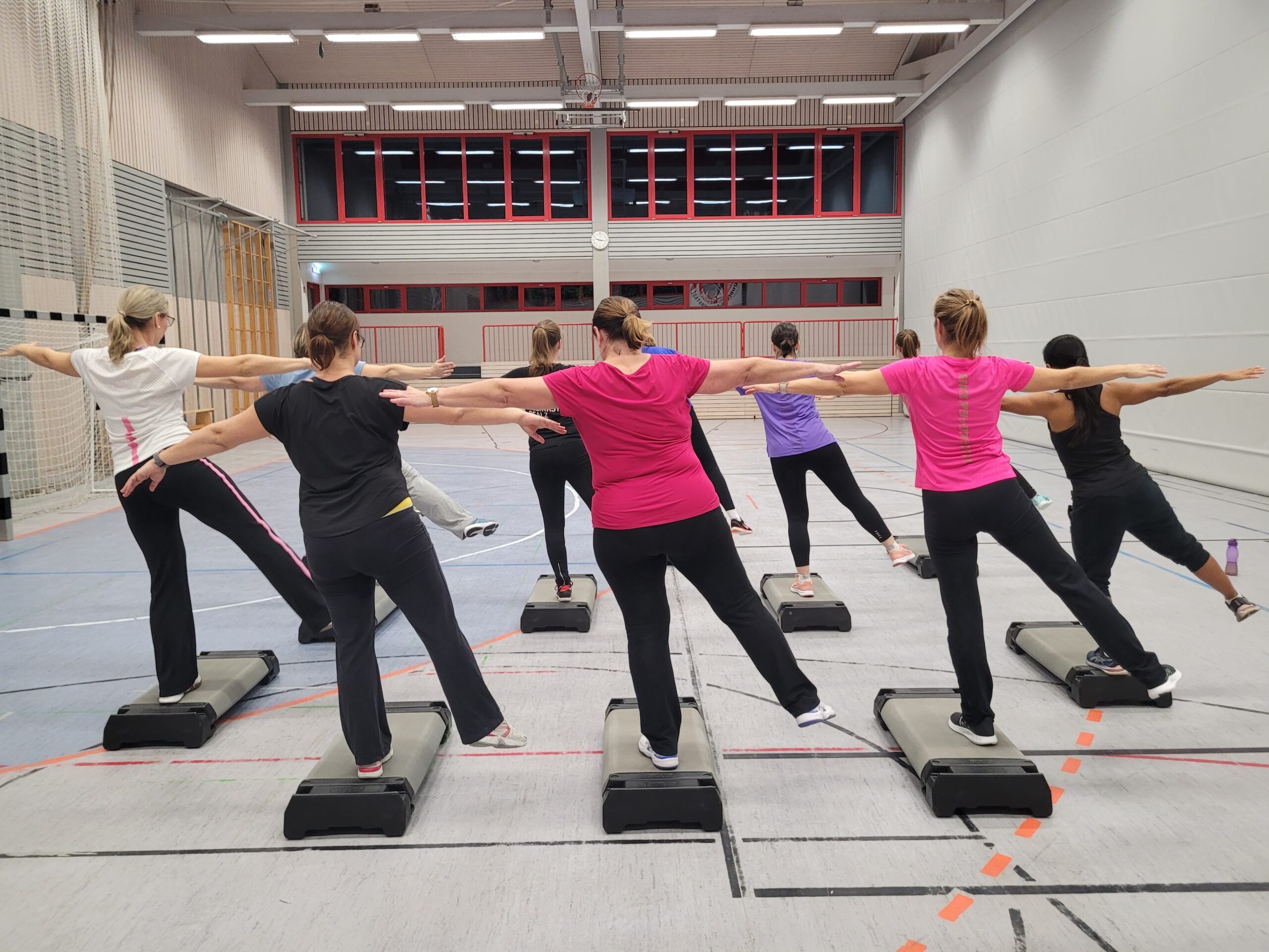 Step-Aerobic und Bodystyle am Montag